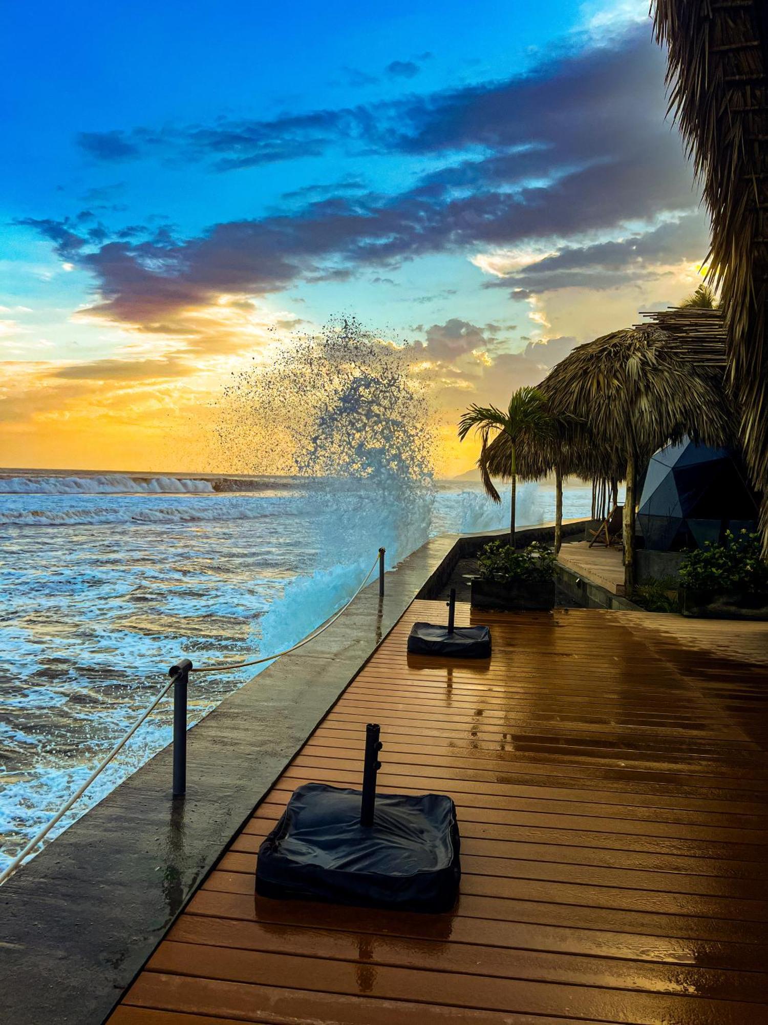 Almare Zonte - Beachfront Glamping Hotel El Zonte Exterior photo
